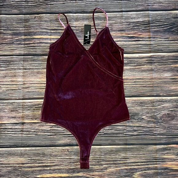 Lulus Other - NWT lulus size medium velvet bodysuit 🌼🌸